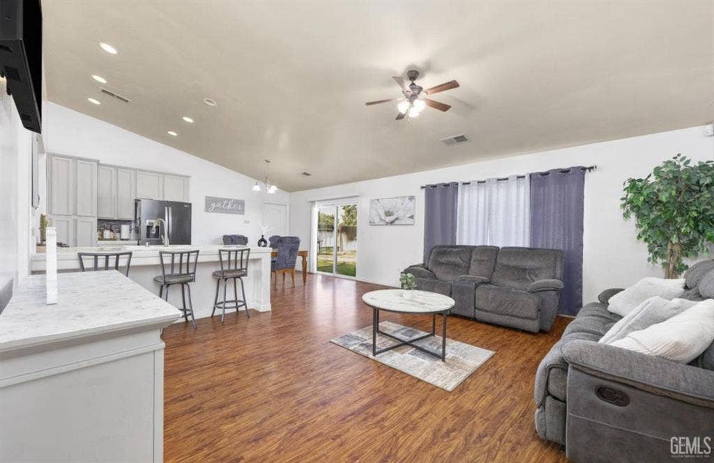 Bakersfield Room For Rent