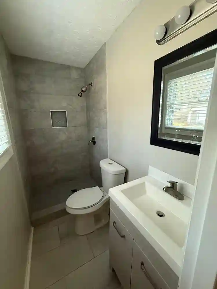 Linda Casa en Suwanne para Arrendar