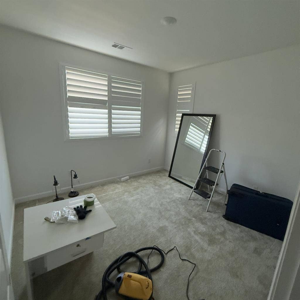 3 rooms available Room