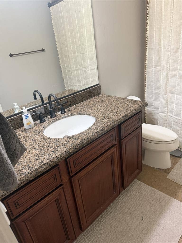 Unfurnished Single Bedroomm