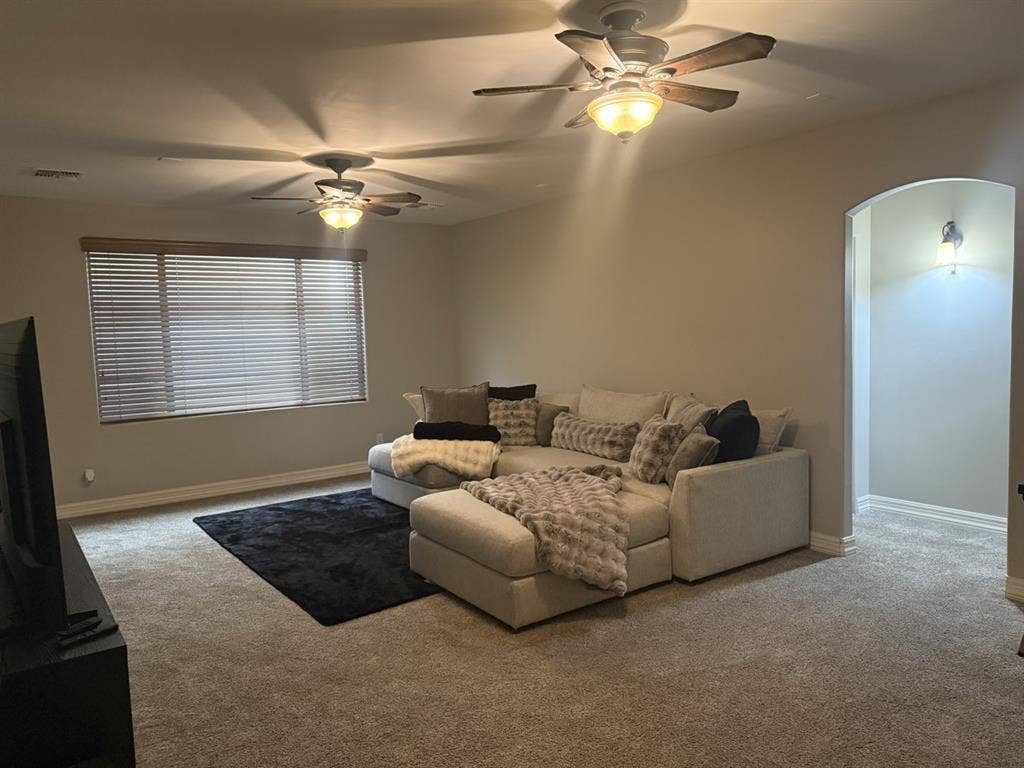 Unfurnished Single Bedroomm