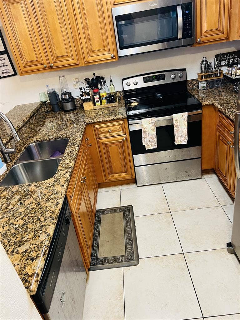 Beautiful Furnished Room For  Rent