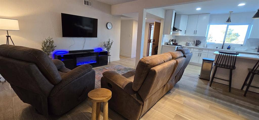 Private Room-All Utilities Included