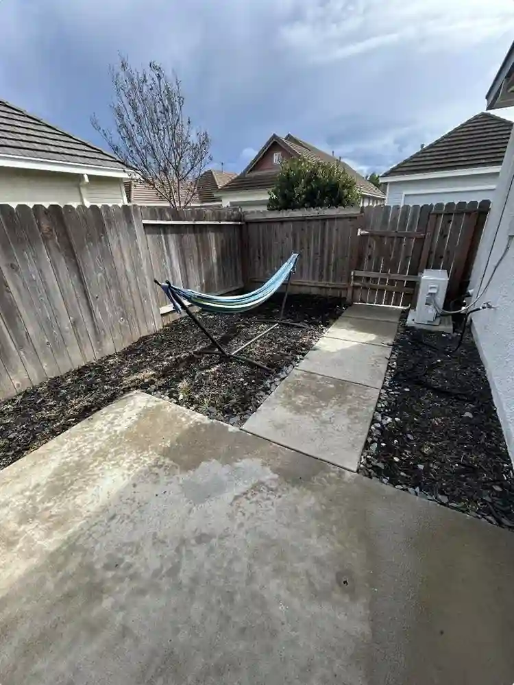 🏡Room & Shared Bath - Available!