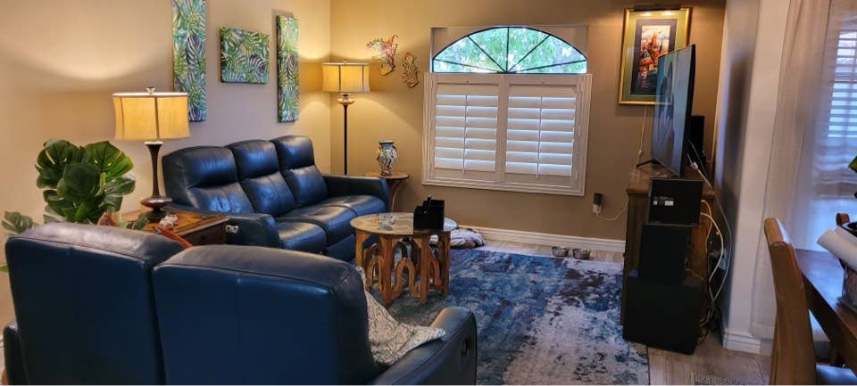 Private quiet condo private bath