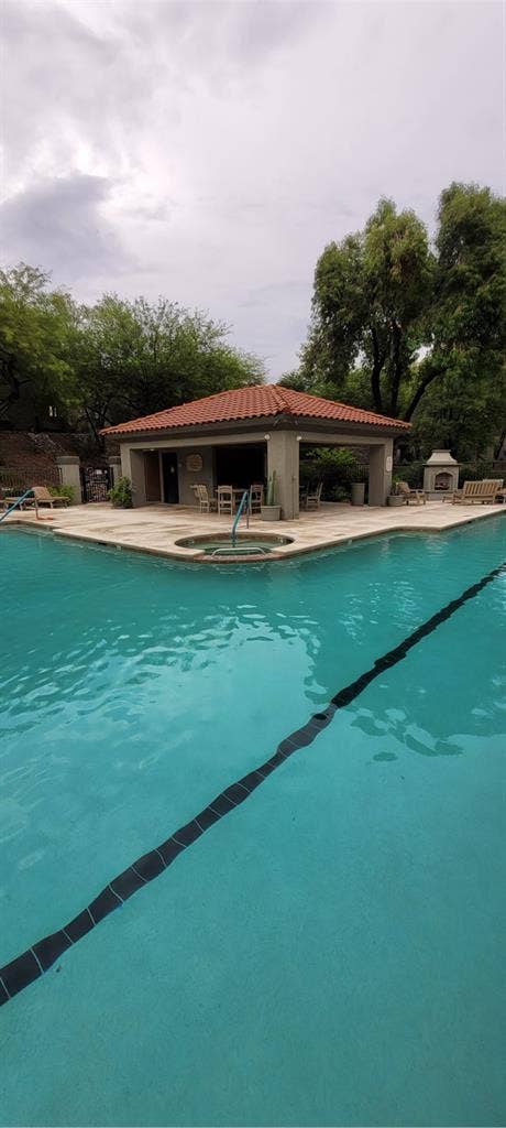 Private quiet condo private bath