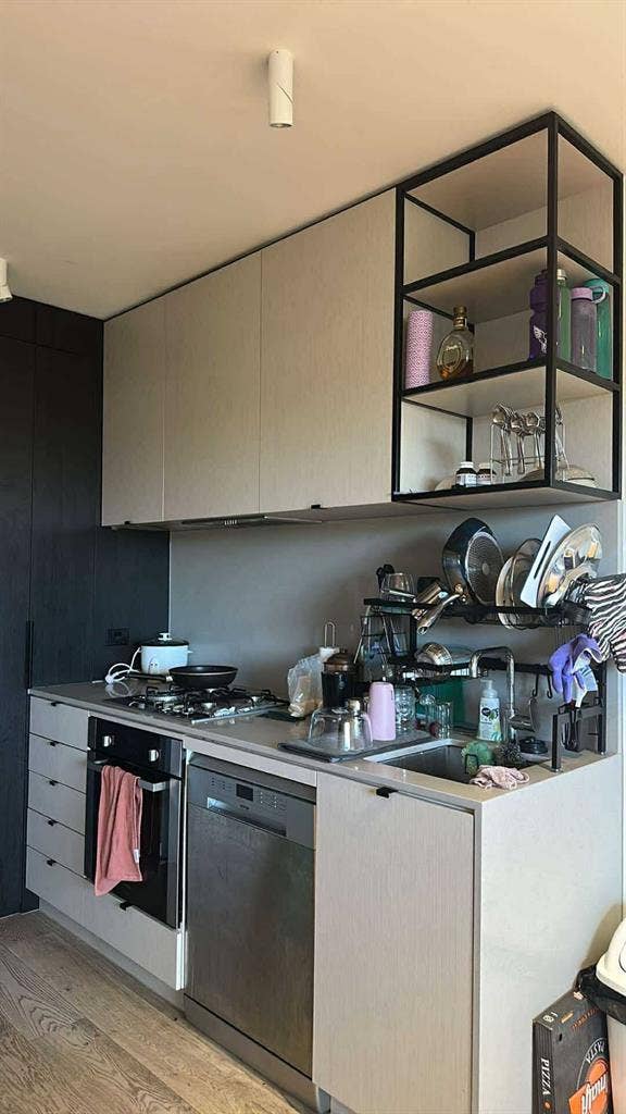 Ensuite room available in 2bhk apar