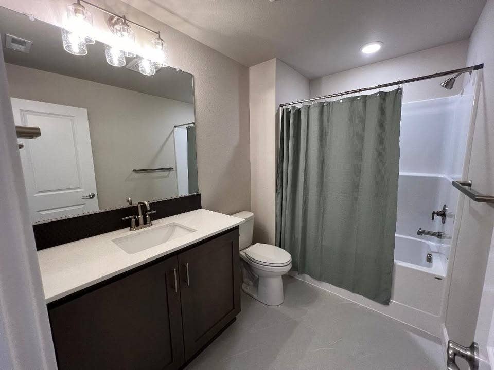 Looking for nice and neat roommate