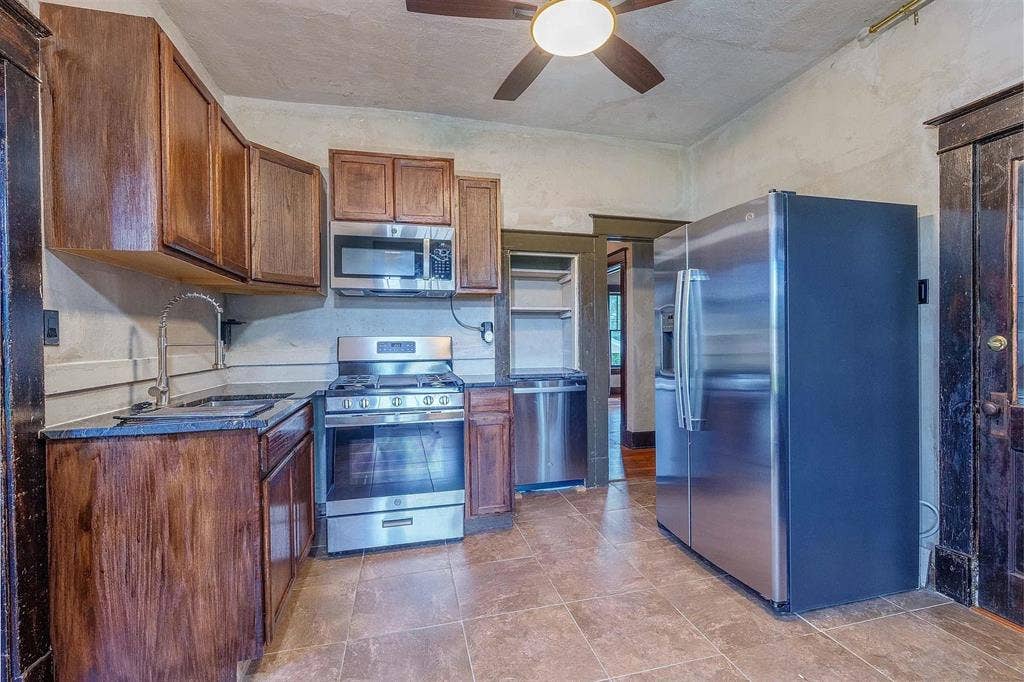 Room - All Utilities - No Deposit