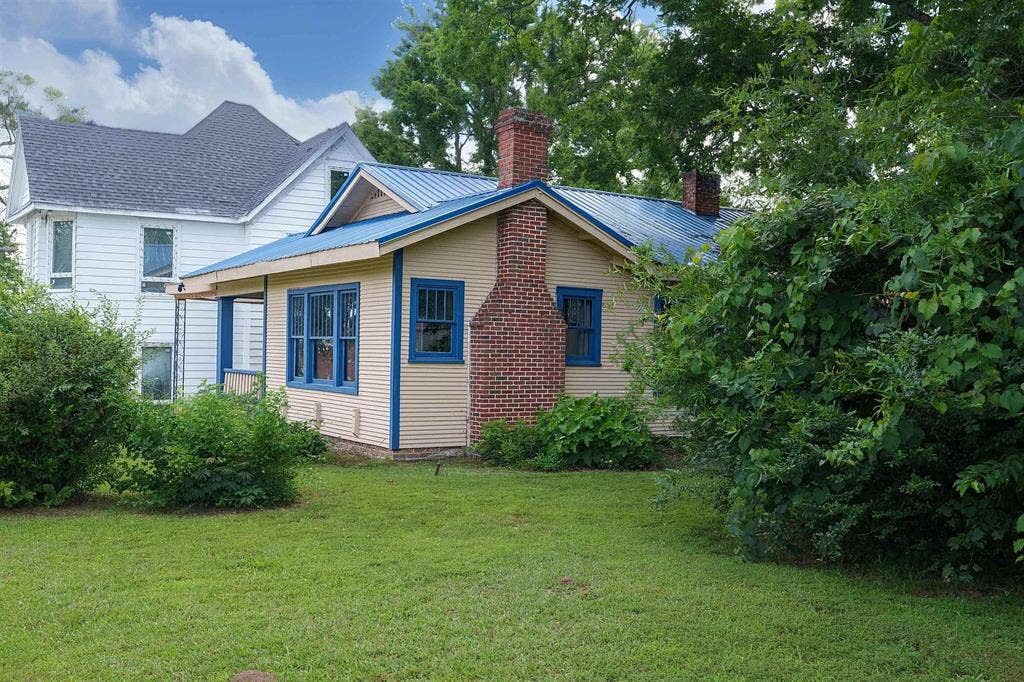 Room - All Utilities - No Deposit