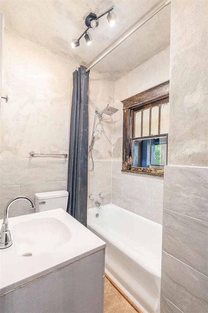 Room - All Utilities - No Deposit
