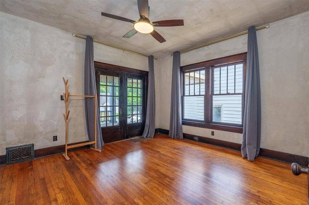 Room - All Utilities - No Deposit