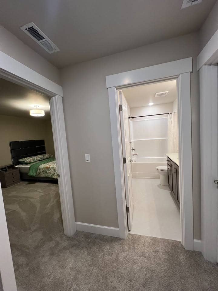 Looking for nice and neat roommate