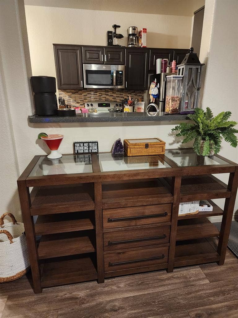 Large room for rent in a 3 bedroom