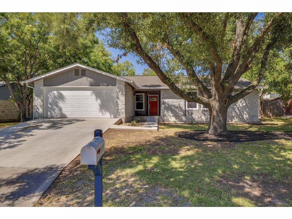 4 BR in Taylor