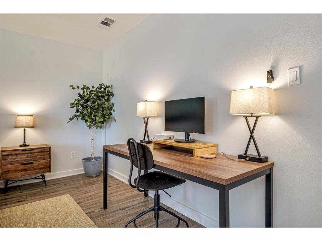 4 BR in Taylor