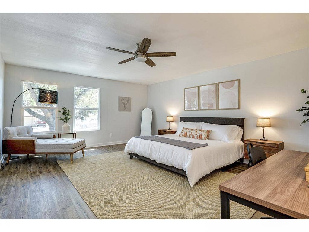 4 BR in Taylor