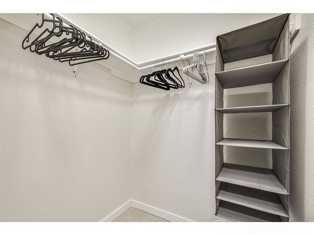 4 BR in Taylor