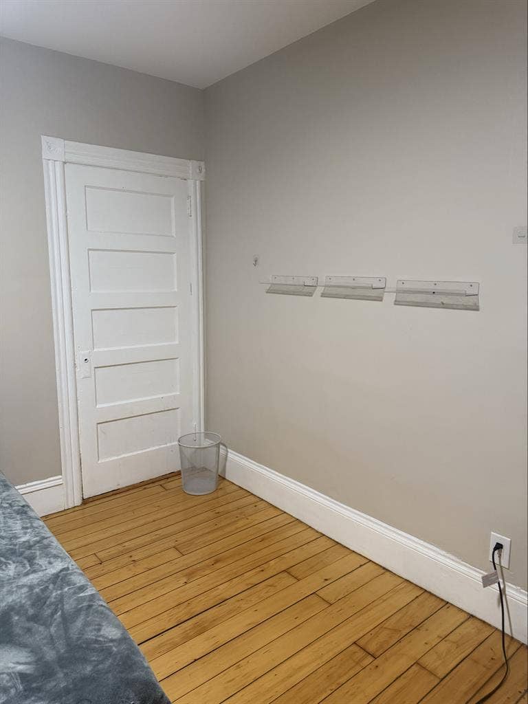 Extra-Large Furnished Room for Rent