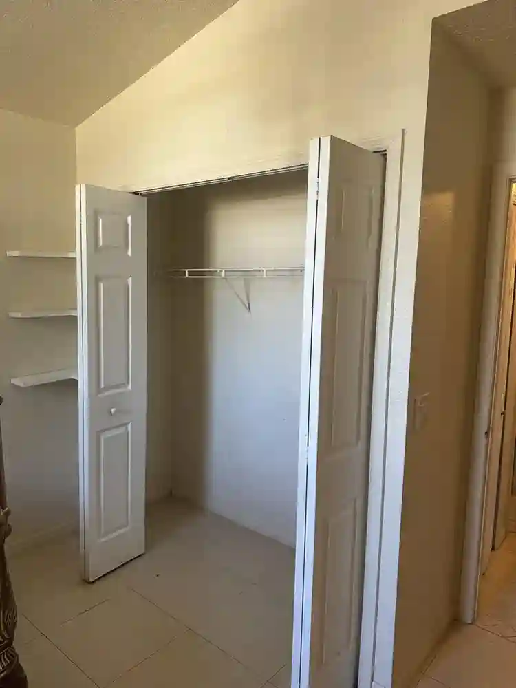Room for rent - $ Hiawassee