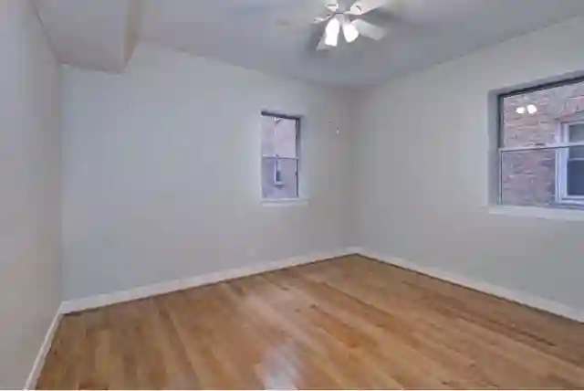 Room for Rent in Apartment w/ Cat