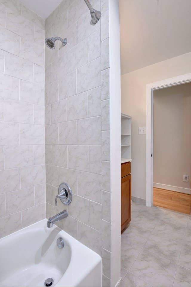 Room for Rent in Apartment w/ Cat