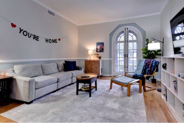 Room for Rent in Apartment w/ Cat