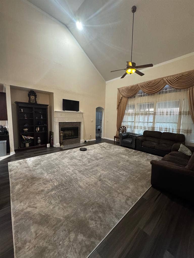 6 BR in Garland