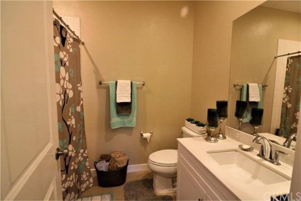 Room for rent in Glendora