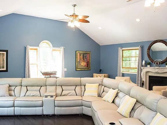 Roomshare for rent for 6 months