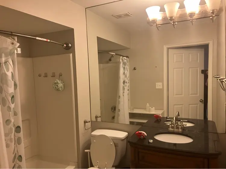 Cozy Master Bedroom in Downtown