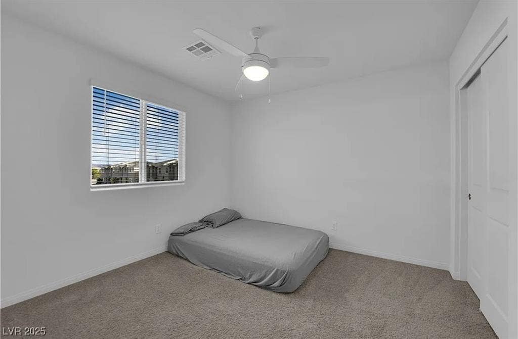 Room Available in E Vegas