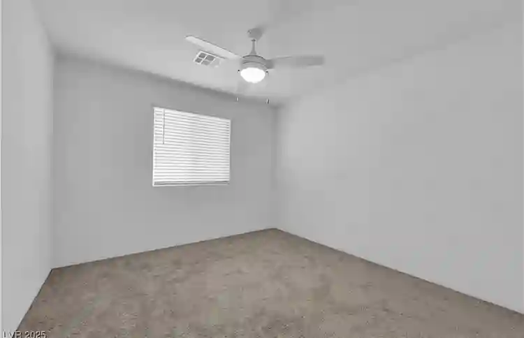 Room available in E Vegas