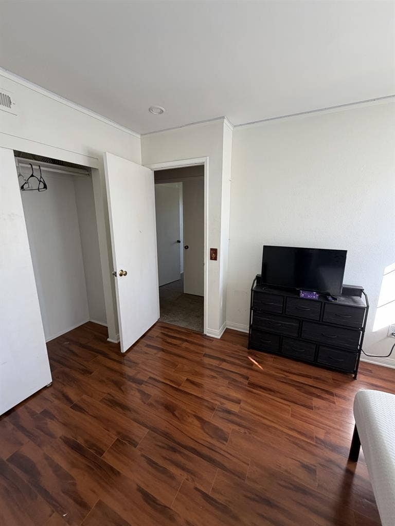 Private Room w/ LED Lights