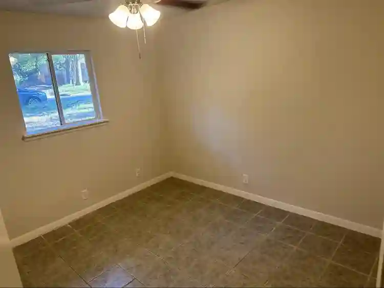 Looking for a new roommate!