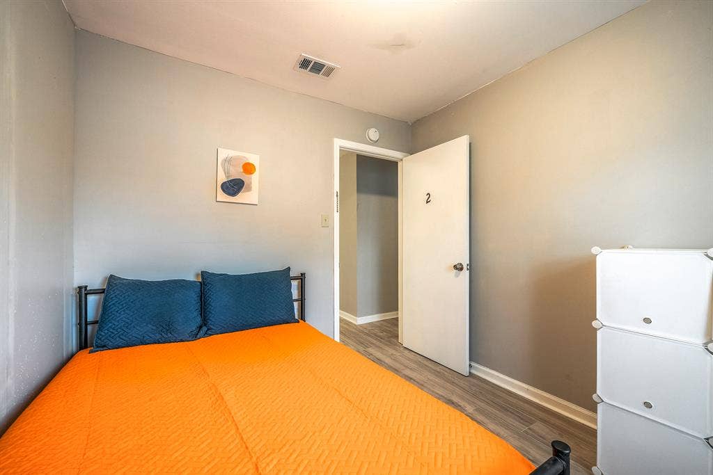 6 BR in Houston