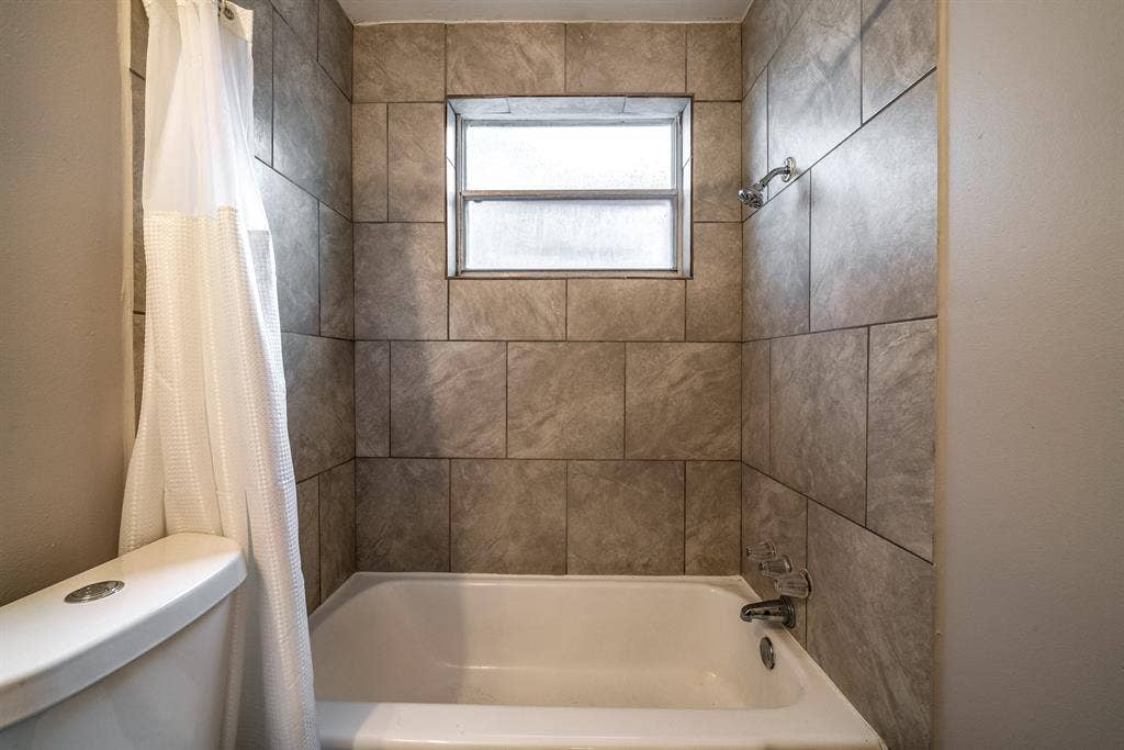 6 BR in Houston