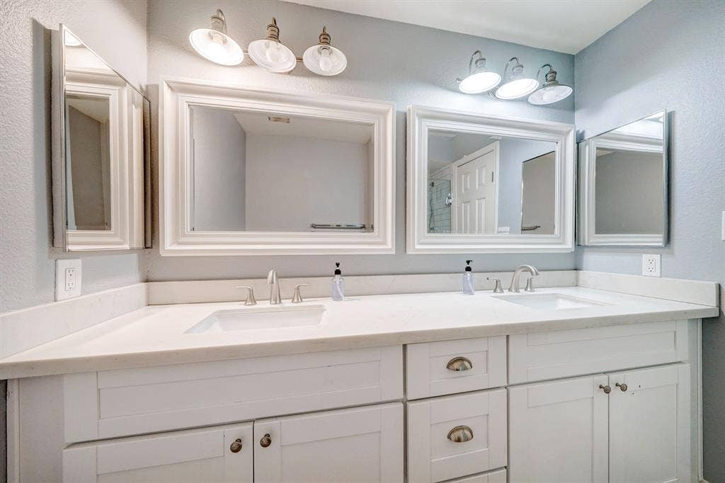 8 BR in Mesa