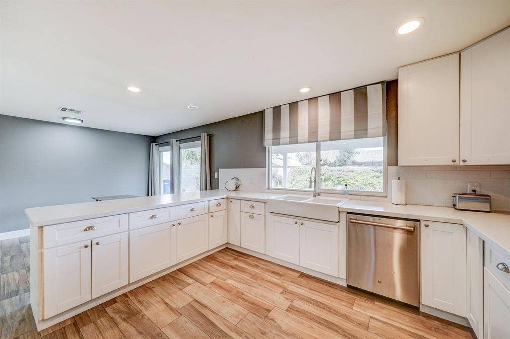 8 BR in Mesa