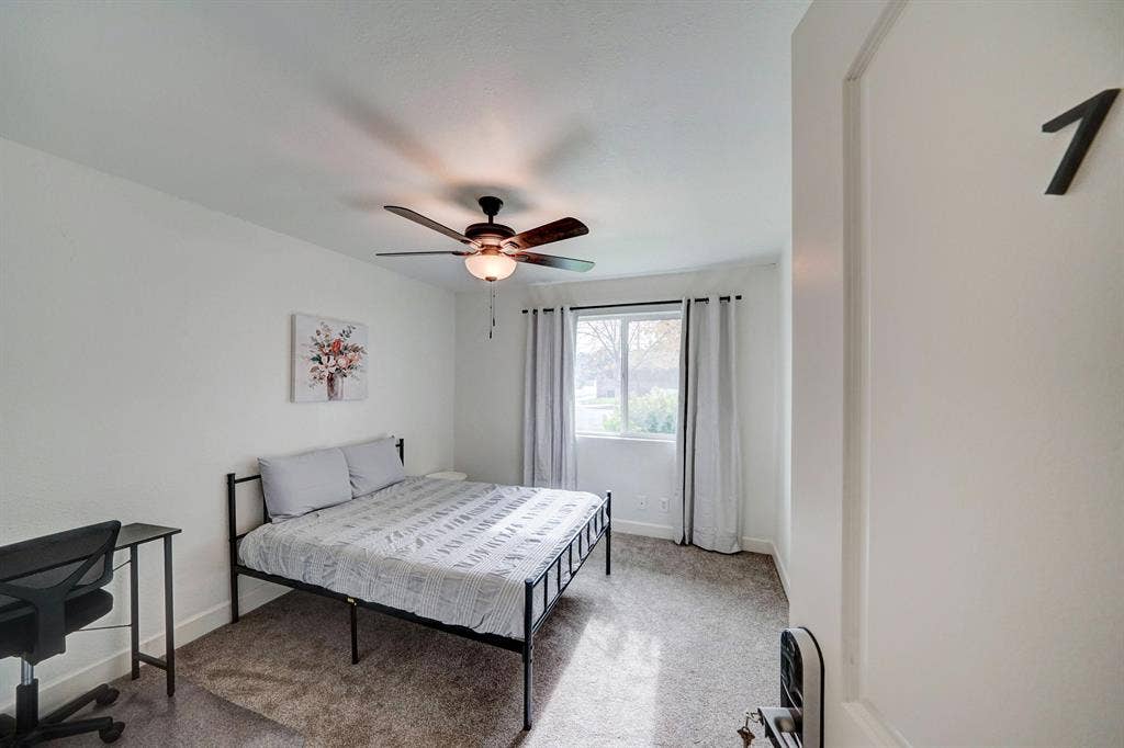 8 BR in Mesa