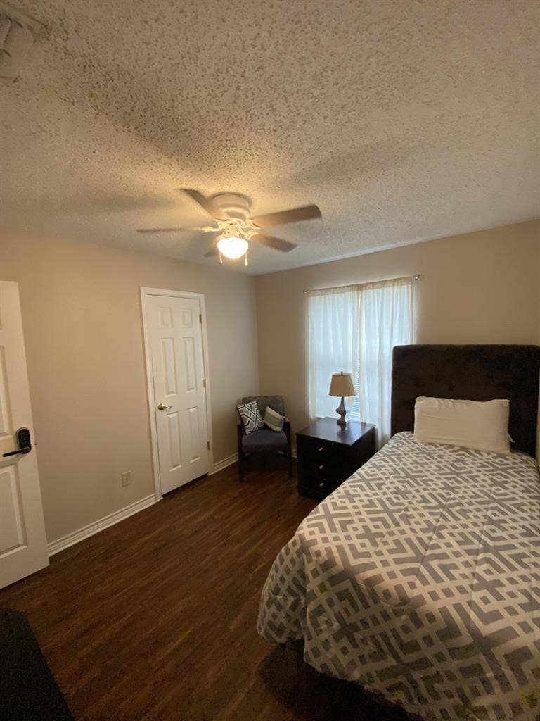 6 BR in Arlington