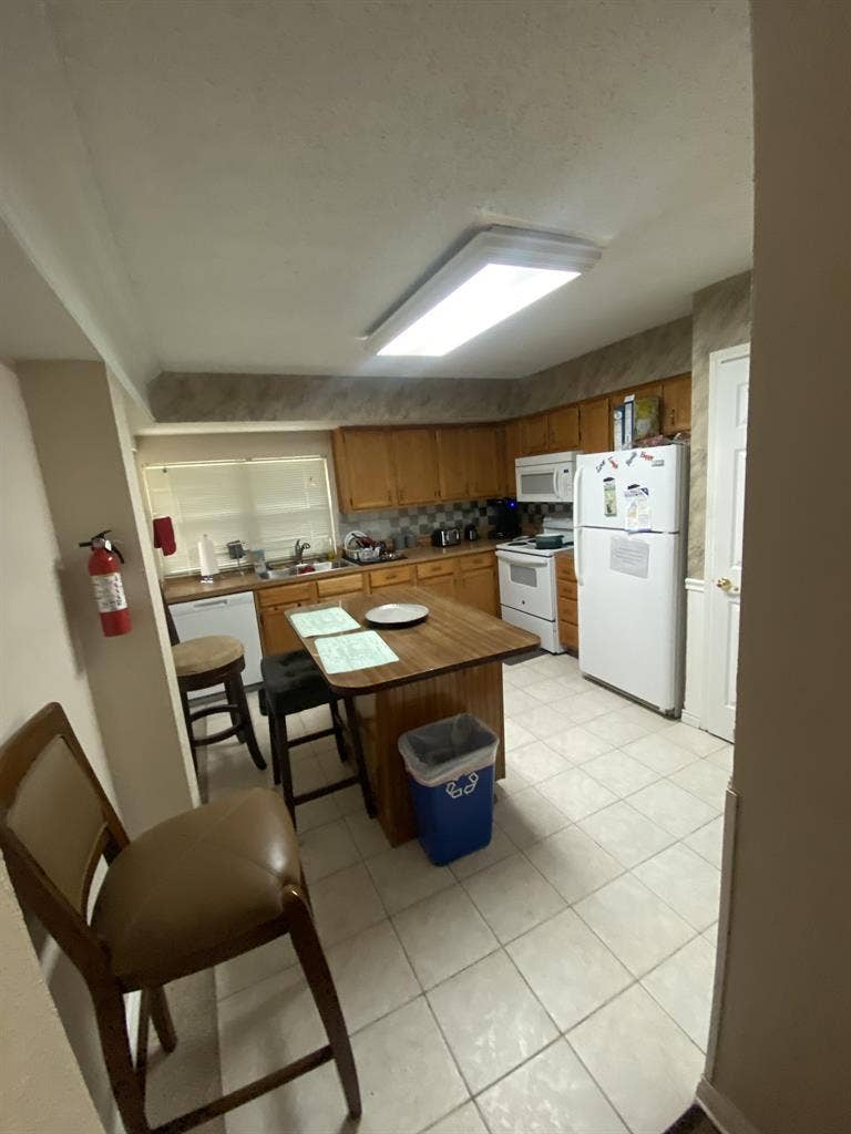 6 BR in Arlington