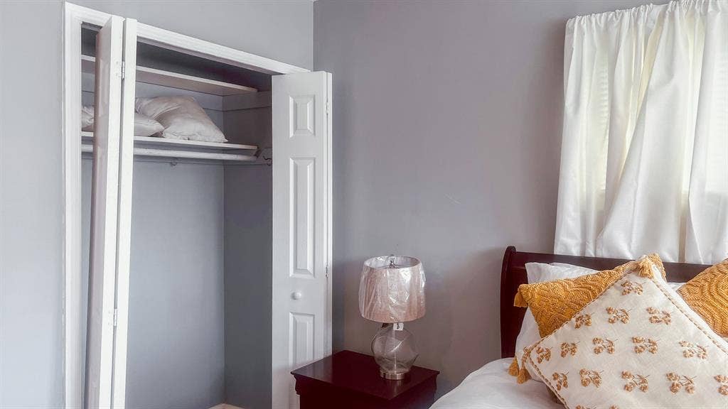 3 BR in Adelphi