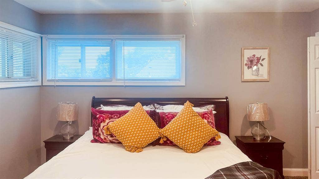 3 BR in Adelphi