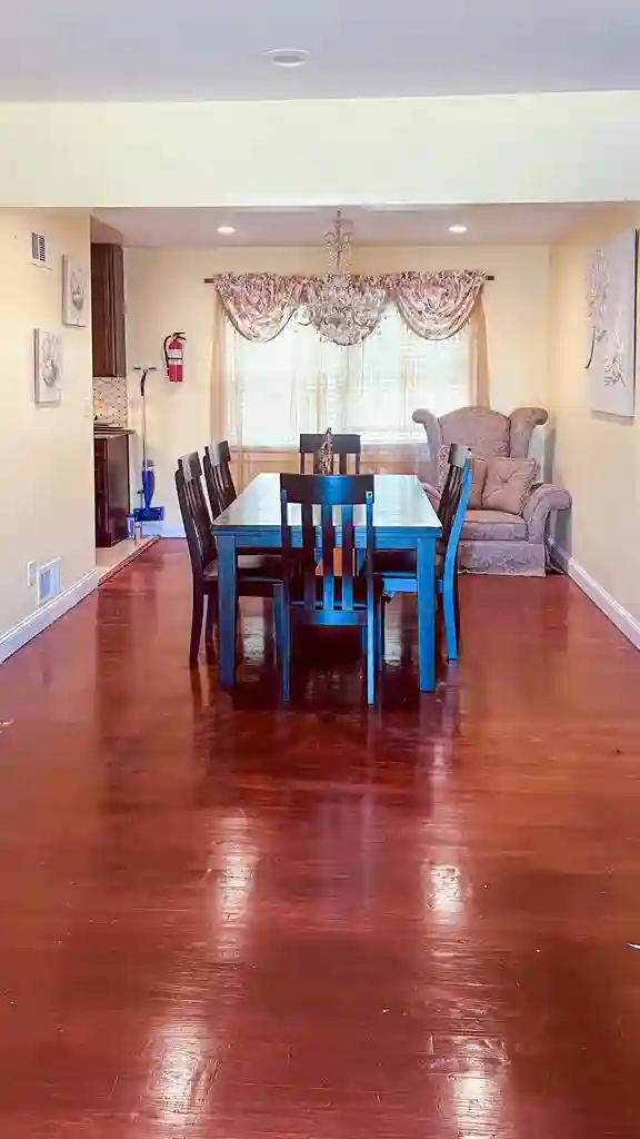 3 BR in Adelphi