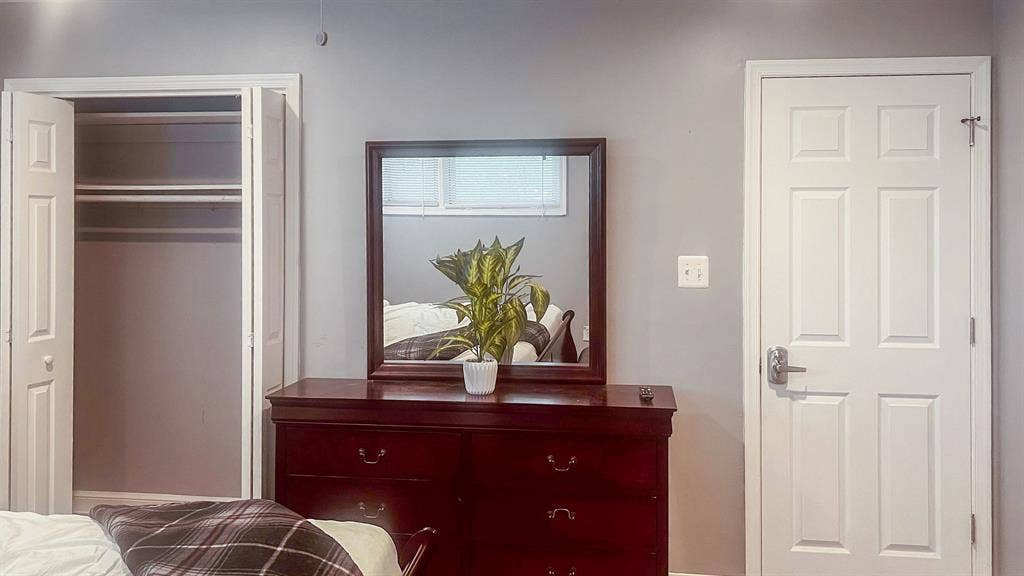 3 BR in Adelphi