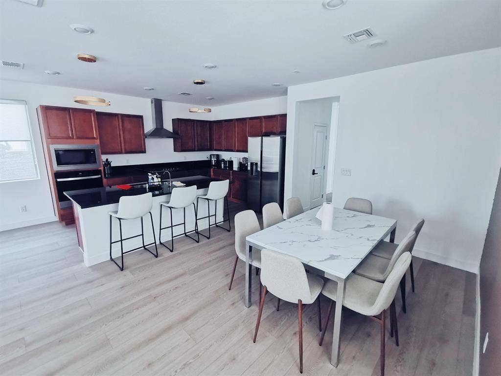 2 BR in Las Vegas