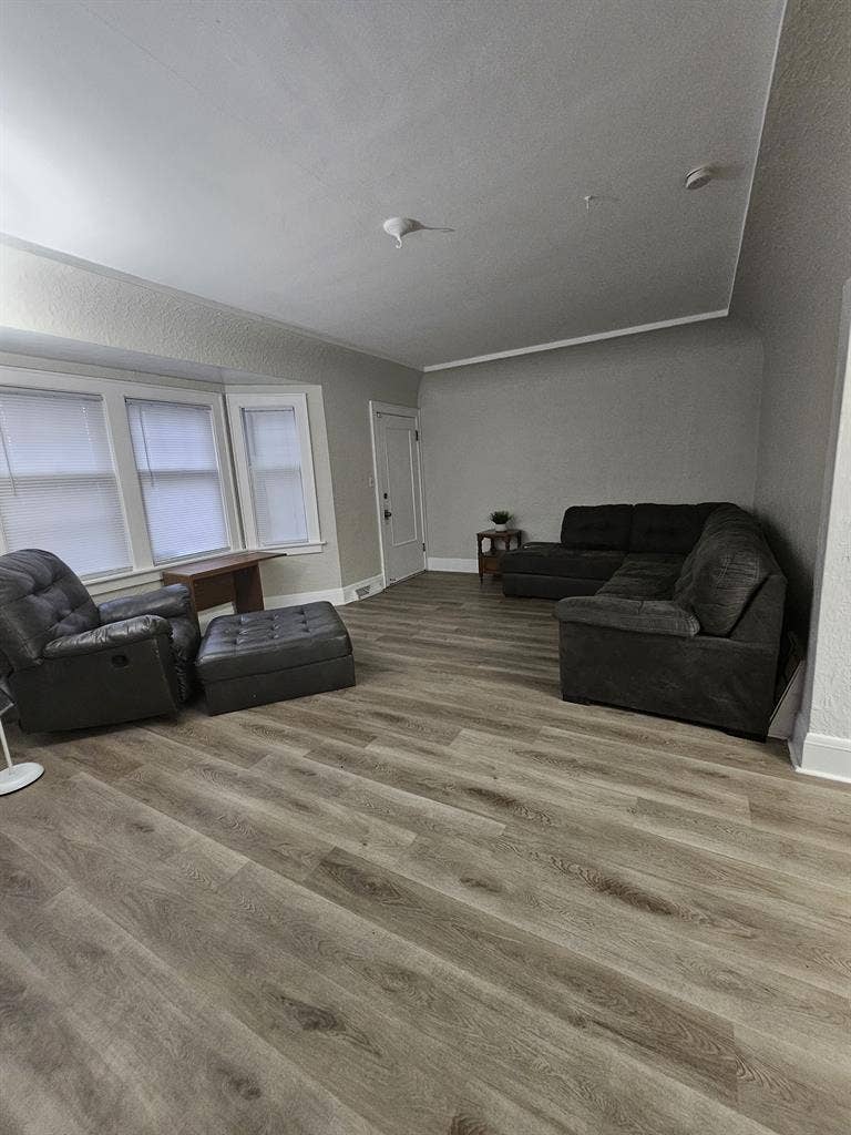 Newly Renovated Furnished Rooms