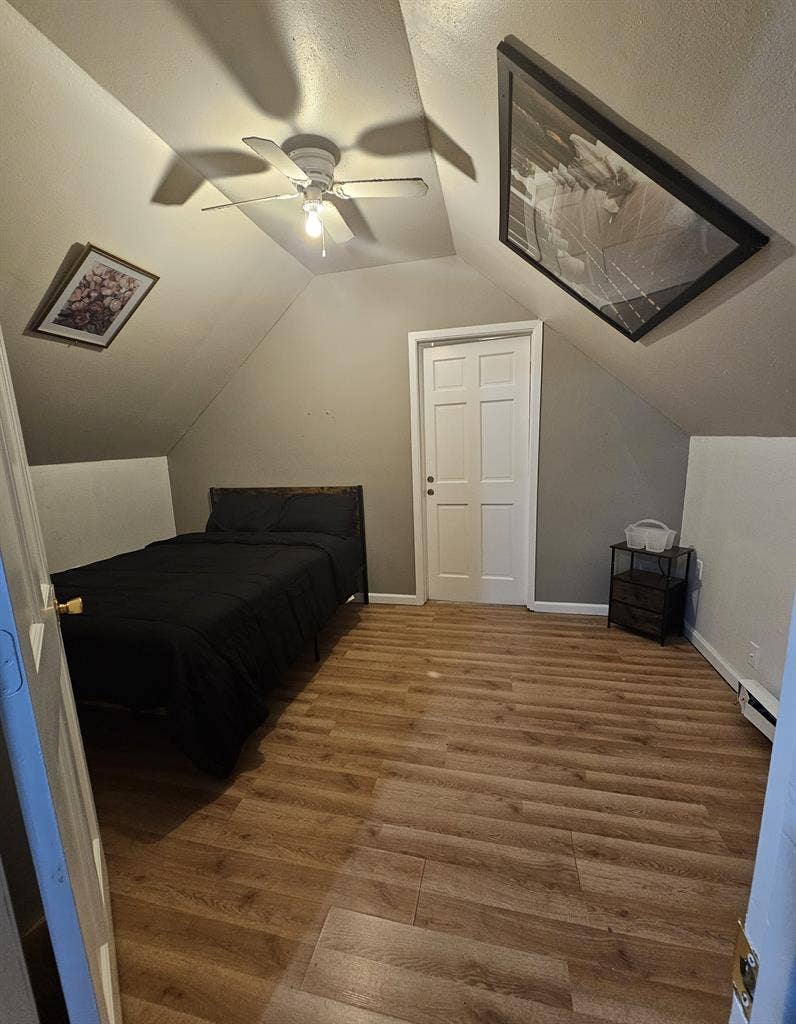 Newly Renovated Furnished Rooms