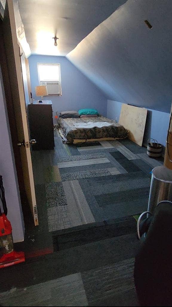 Private Room in quiet suburb